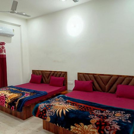 ホテル Shri Girraj Residency マトゥラー エクステリア 写真