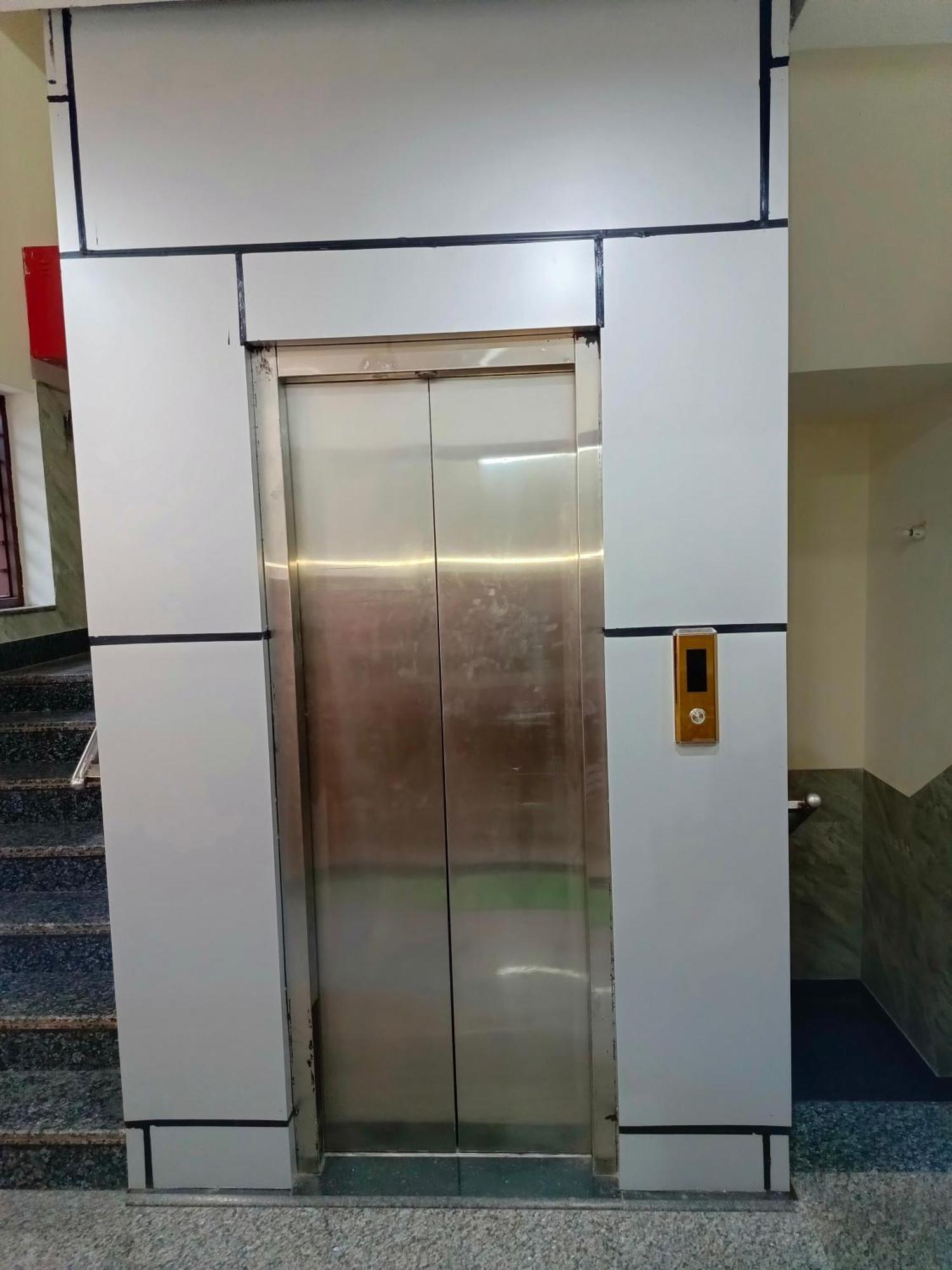 ホテル Shri Girraj Residency マトゥラー エクステリア 写真