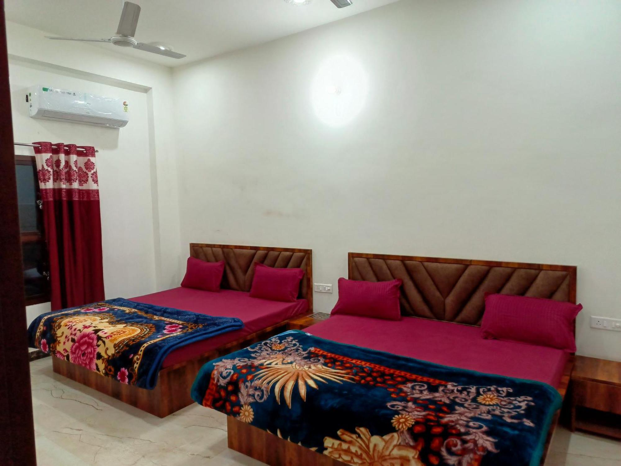 ホテル Shri Girraj Residency マトゥラー エクステリア 写真
